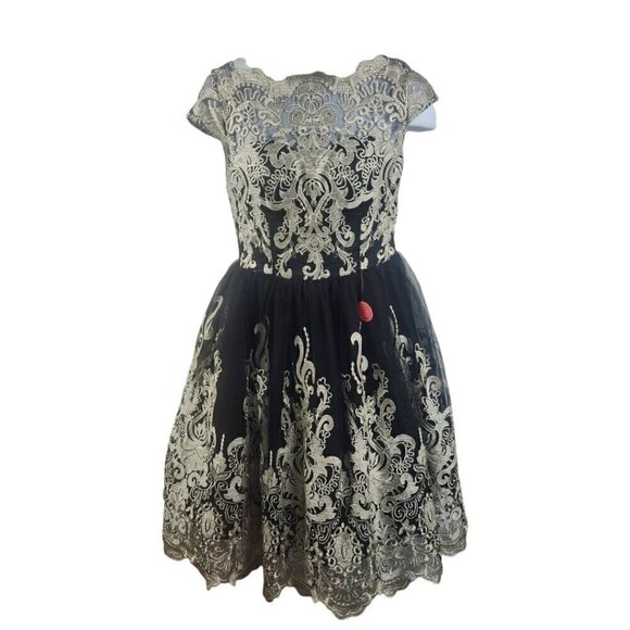 Chi Chi London Clara Dress Embroidered Lace Overlay Cap Sleeve Black Gold US 8 - Picture 12 of 12